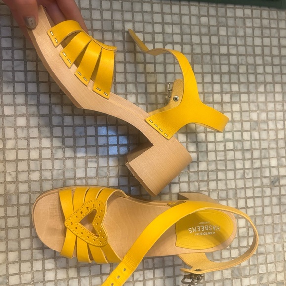 Swedish Hasbeens Yellow Sandals with Bow Detail - Picture 2 of 5